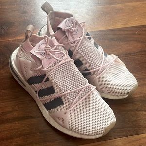 Women’s Adidas sneakers